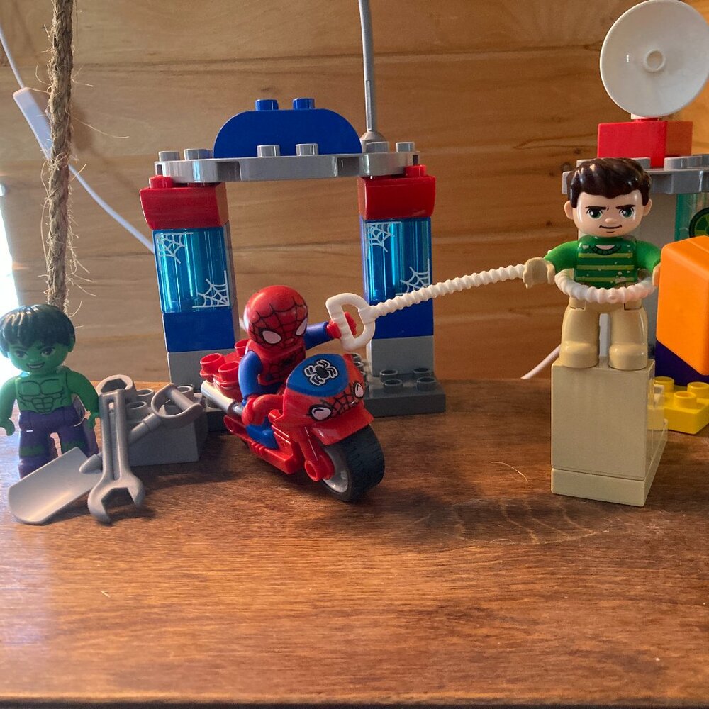 Preowned LEGO DUPLO 10876 Spider‑Man & Hulk Adventures – Complete
